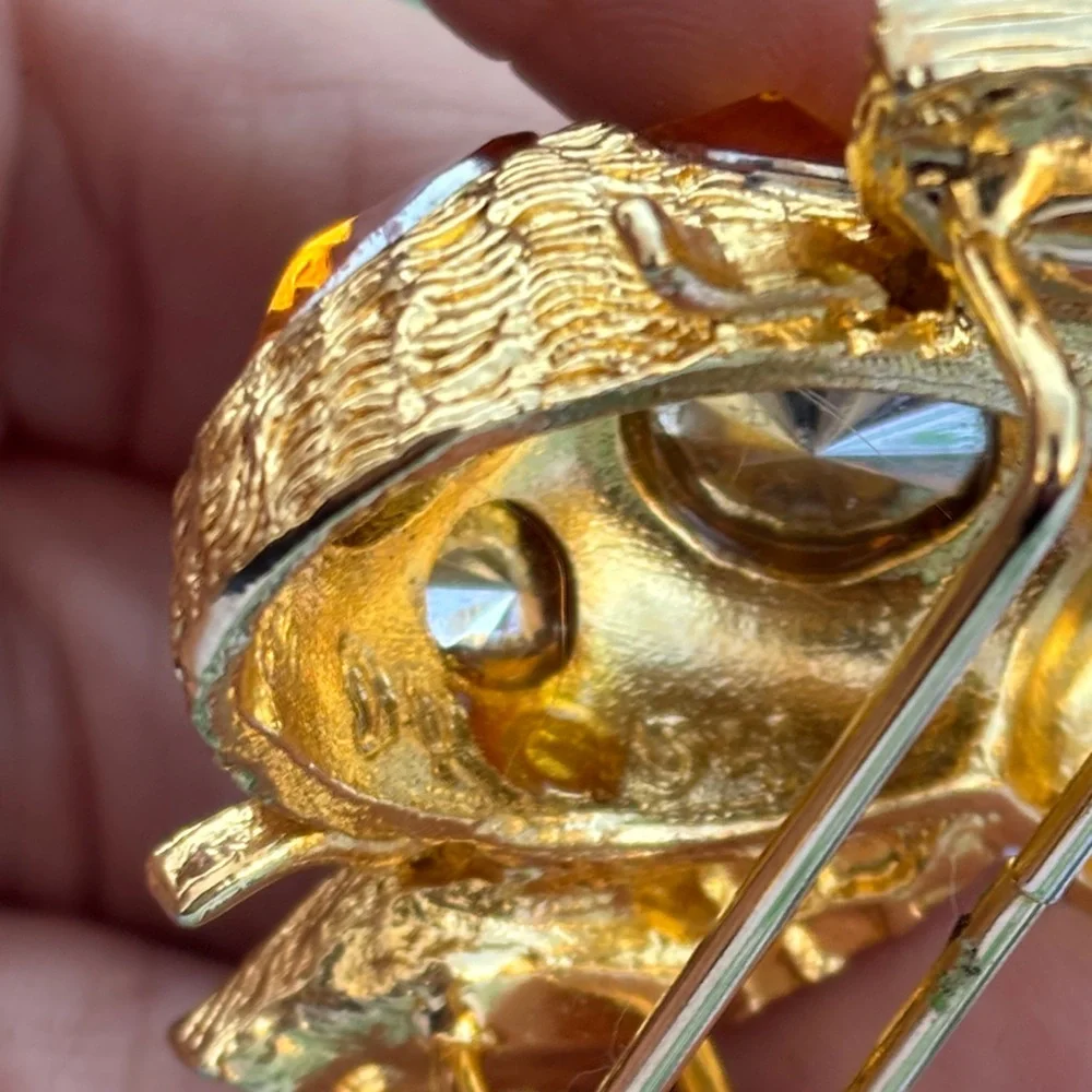 Rare Doreen Ryan designer bumblebee belt buckle